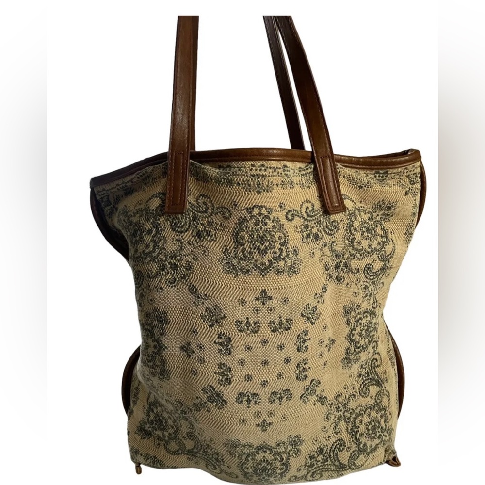 FREE PEOPLE Floral Embroidered Boho shoulder Bag| Oversized |Beige |Vegan Trim - Picture 1 of 13